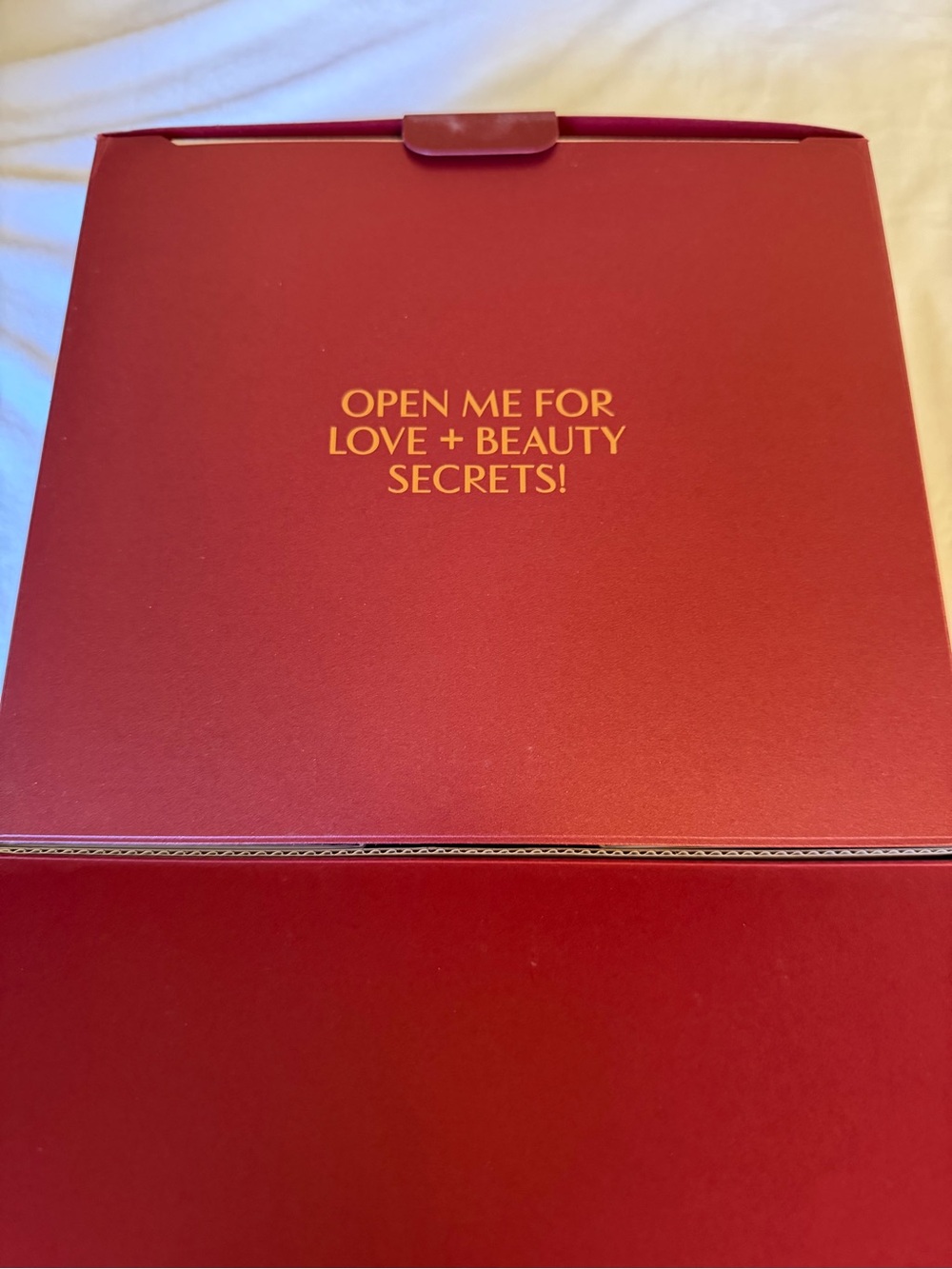 Limited Edition Charlotte Tilbury advent treasure box - Picture 4 of 5